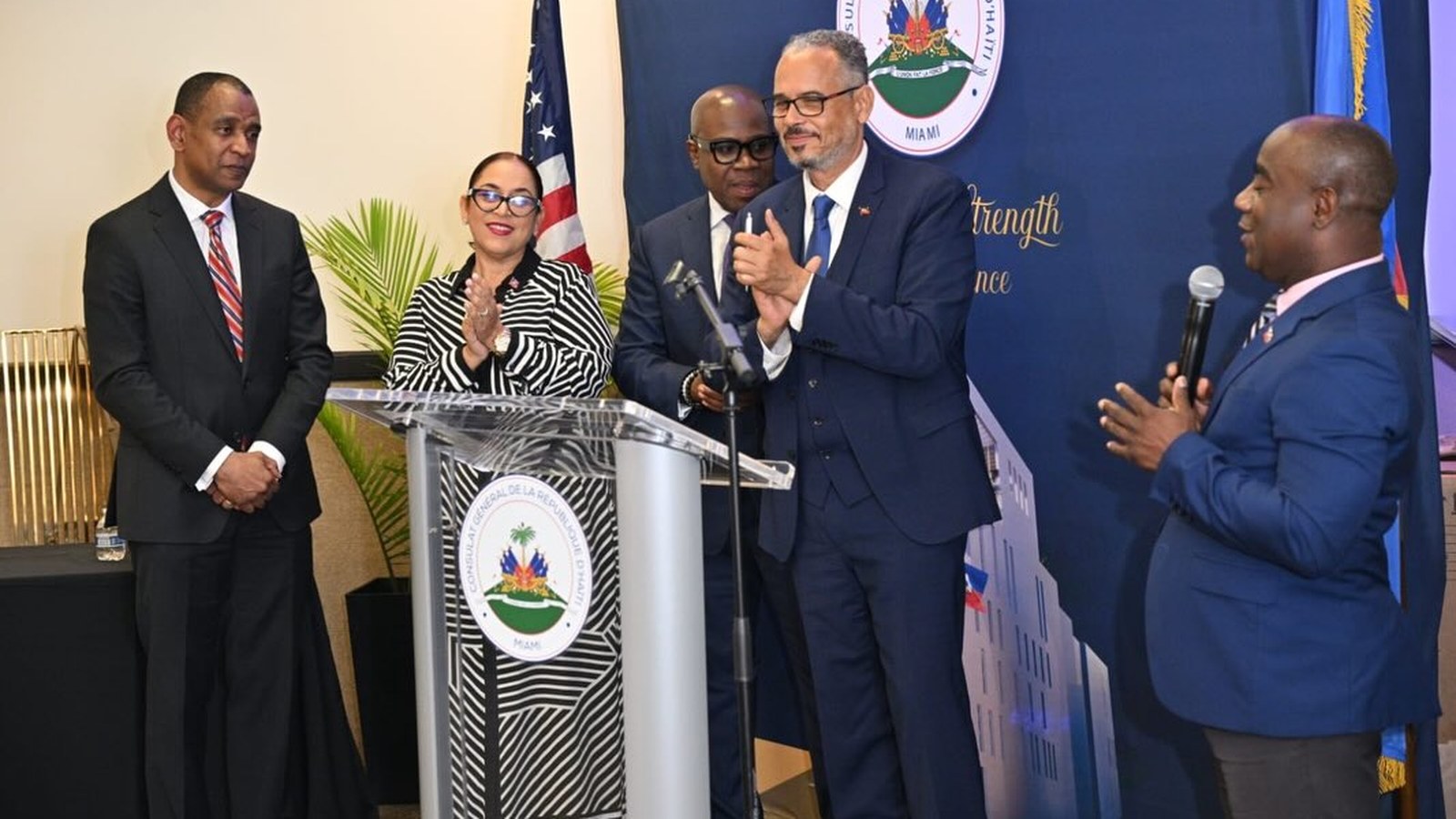 Responsables haïtiens lors du lancement du projet de reconstruction du Consulat général d’Haïti à Miami.