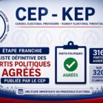 Illustration du CEP annonçant la publication de la liste définitive des partis politiques agréés, avec 316 partis validés sur 320 dossiers examinés.